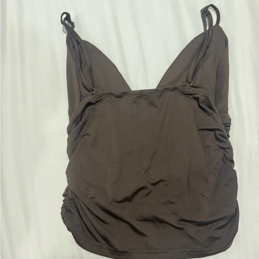 Solid Ruched Backless Cami Top - Picture 5 of 5